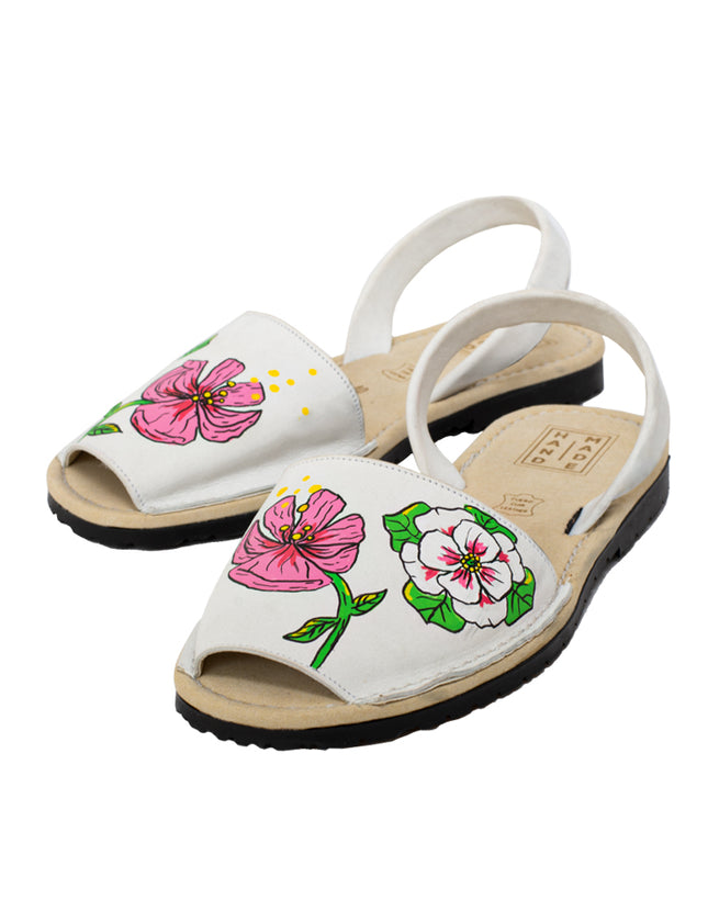 Handpainted Menorquina White Lotus